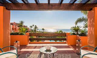 Apartamentos y áticos de lujo en primera línea de playa a la venta en Marbella 33876 
