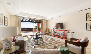 Apartamentos y áticos de lujo en primera línea de playa a la venta en Marbella 33879 