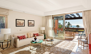 Apartamentos y áticos de lujo en primera línea de playa a la venta en Marbella 33886 