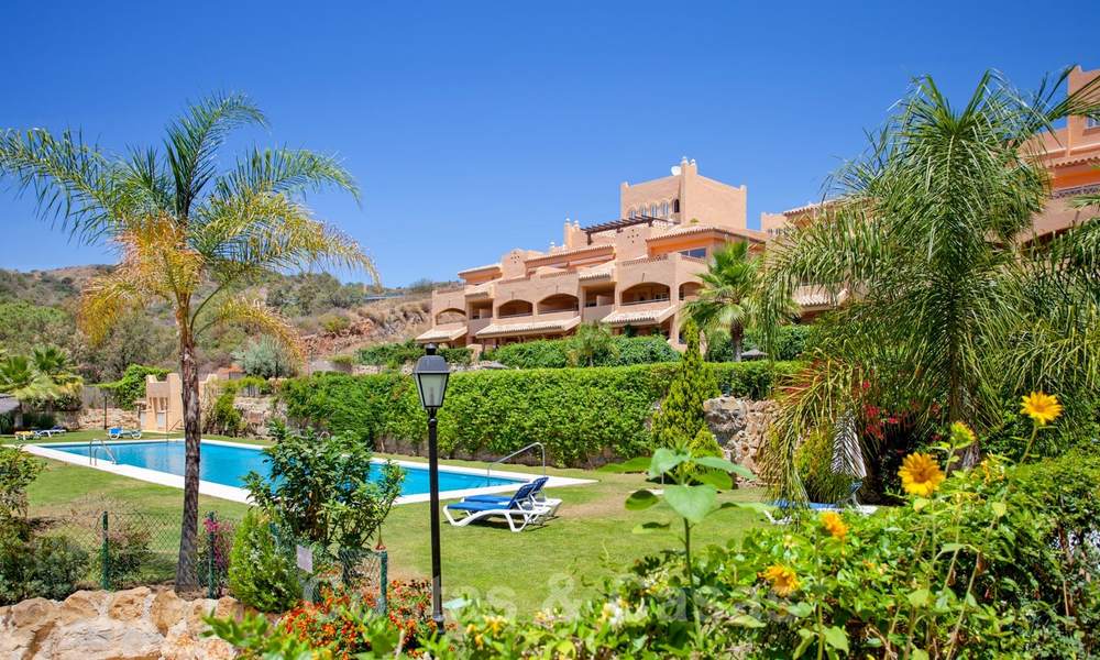 Apartamentos con grandes terrazas y vistas al mar en venta en Elviria, Marbella Este 20263