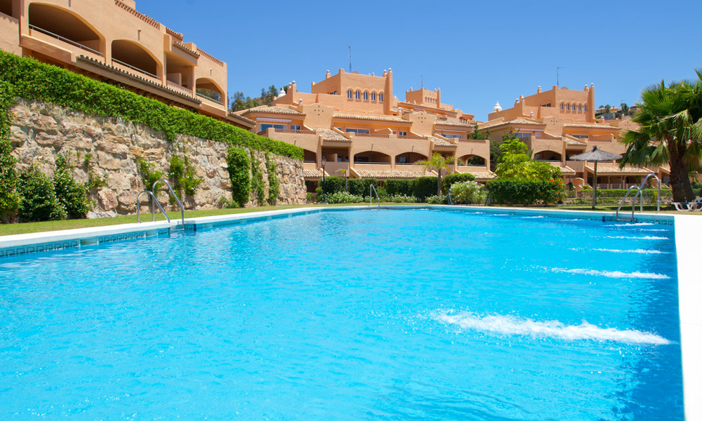 Apartamentos con grandes terrazas y vistas al mar en venta en Elviria, Marbella Este 20269
