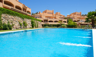 Apartamentos con grandes terrazas y vistas al mar en venta en Elviria, Marbella Este 20269 