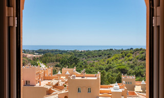 Apartamentos con grandes terrazas y vistas al mar en venta en Elviria, Marbella Este 20270 