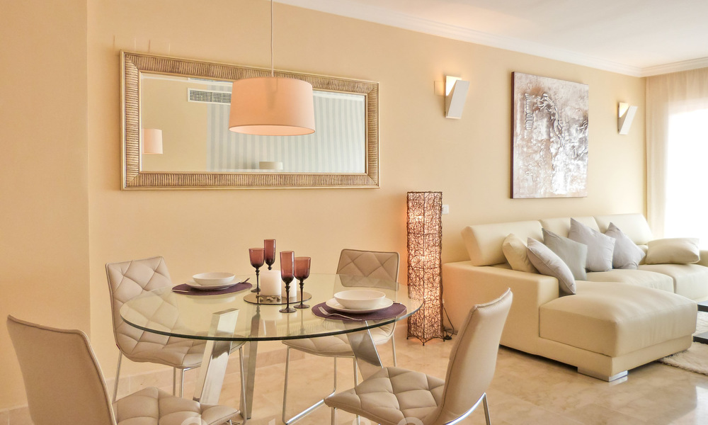 Apartamentos con grandes terrazas y vistas al mar en venta en Elviria, Marbella Este 20274