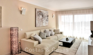 Apartamentos con grandes terrazas y vistas al mar en venta en Elviria, Marbella Este 20283 