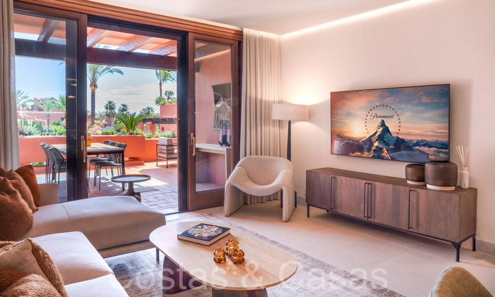 Apartamentos exclusivos en primera línea de playa en venta en la New Golden Mile, entre Marbella y la ciudad de Estepona 795436