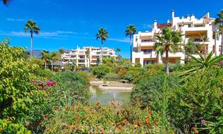 Apartamentos de lujo en primera planta a la venta, complejo en primera línea de playa, Nueva Milla de Oro, Marbella - Estepona 26974 
