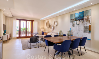 Apartamentos de lujo en primera planta a la venta, complejo en primera línea de playa, Nueva Milla de Oro, Marbella - Estepona 26985 
