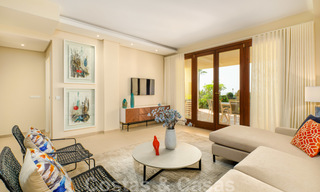Apartamentos de lujo en primera planta a la venta, complejo en primera línea de playa, Nueva Milla de Oro, Marbella - Estepona 26986 
