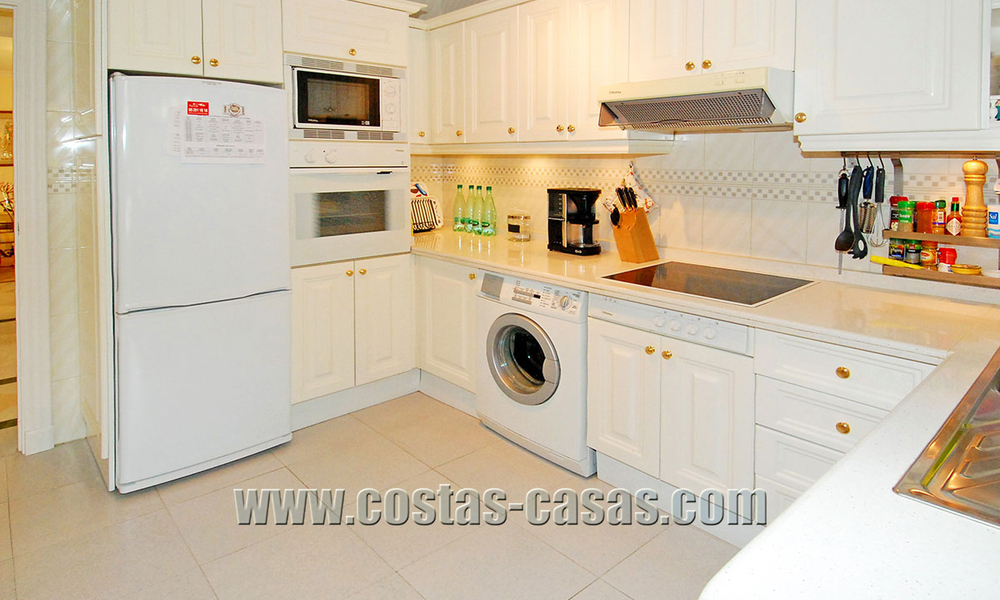 Apartamento en primera línea de playa a la venta en Marbella 42458