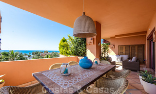 Apartamentos de lujo en venta cerca de la playa en un prestigioso complejo, justo al este de la ciudad de Marbella 22948 