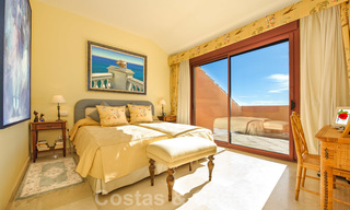 Apartamentos de lujo en venta cerca de la playa en un prestigioso complejo, justo al este de la ciudad de Marbella 22950 