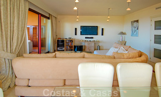 Apartamentos de lujo en venta cerca de la playa en un prestigioso complejo, justo al este de la ciudad de Marbella 22964 