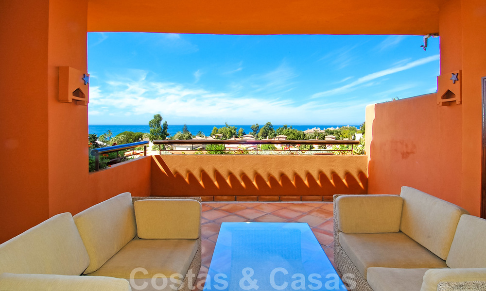 Apartamentos de lujo en venta cerca de la playa en un prestigioso complejo, justo al este de la ciudad de Marbella 22965
