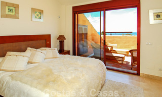 Apartamentos de lujo en venta cerca de la playa en un prestigioso complejo, justo al este de la ciudad de Marbella 22973 