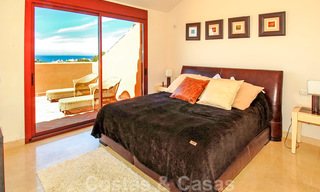 Apartamentos de lujo en venta cerca de la playa en un prestigioso complejo, justo al este de la ciudad de Marbella 22975 