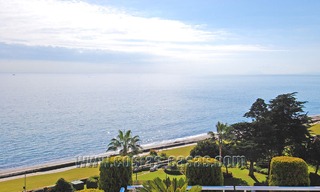 Apartamento ático de lujo a la venta, complejo en primera línea de playa, Nueva Milla de Oro, Marbella - Estepona 13134 