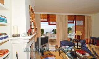 Apartamento ático de lujo a la venta, complejo en primera línea de playa, Nueva Milla de Oro, Marbella - Estepona 13142 
