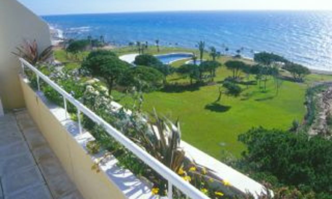 Apartamento – Ático en primera línea de playa en venta – Marbella – Cabopino 0