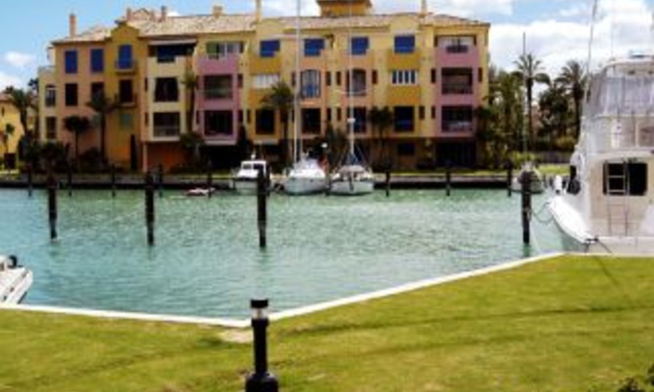 Apartamento atico en venta en el Puerto Deportivo de Sotogrande 1